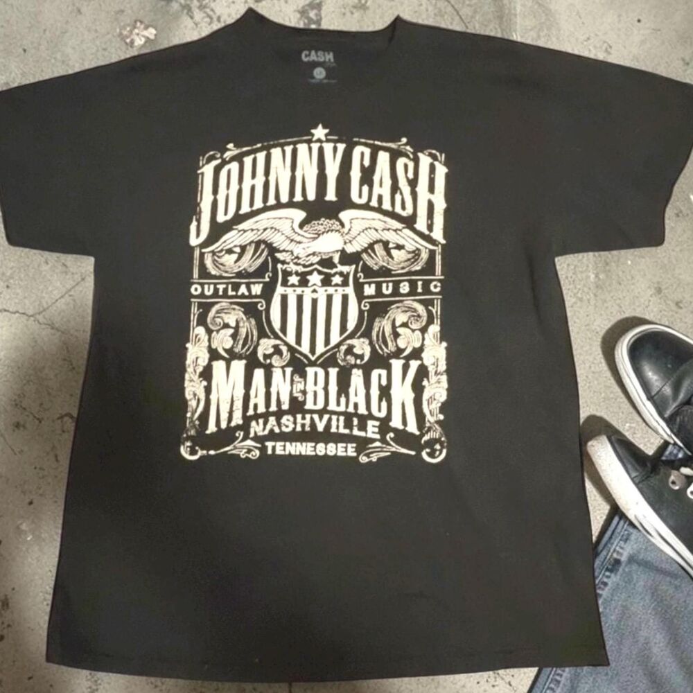 Johnny Cash Man in Black T-Shirt Men’s Large | Black White Outlaw Country Music